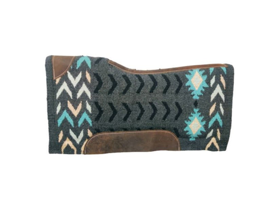 Woolen saddle pad with felt inner